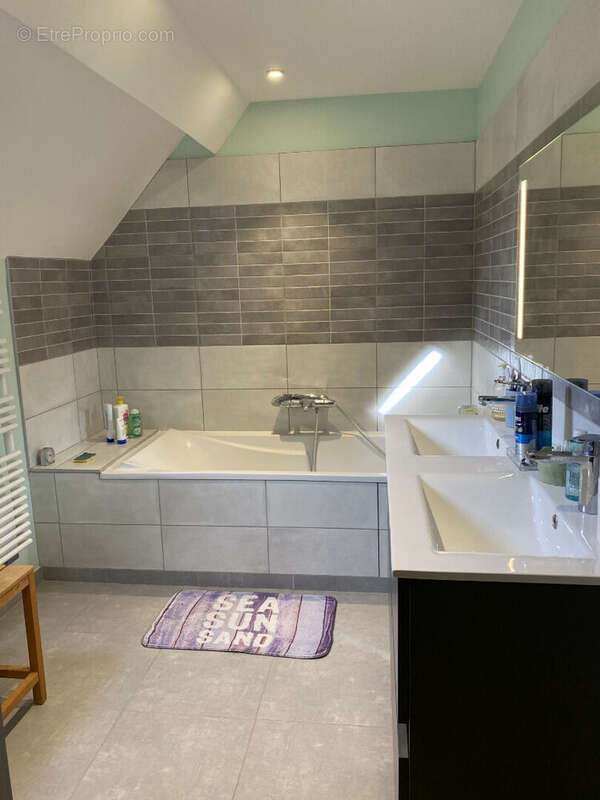 Maison à HUILLY-SUR-SEILLE