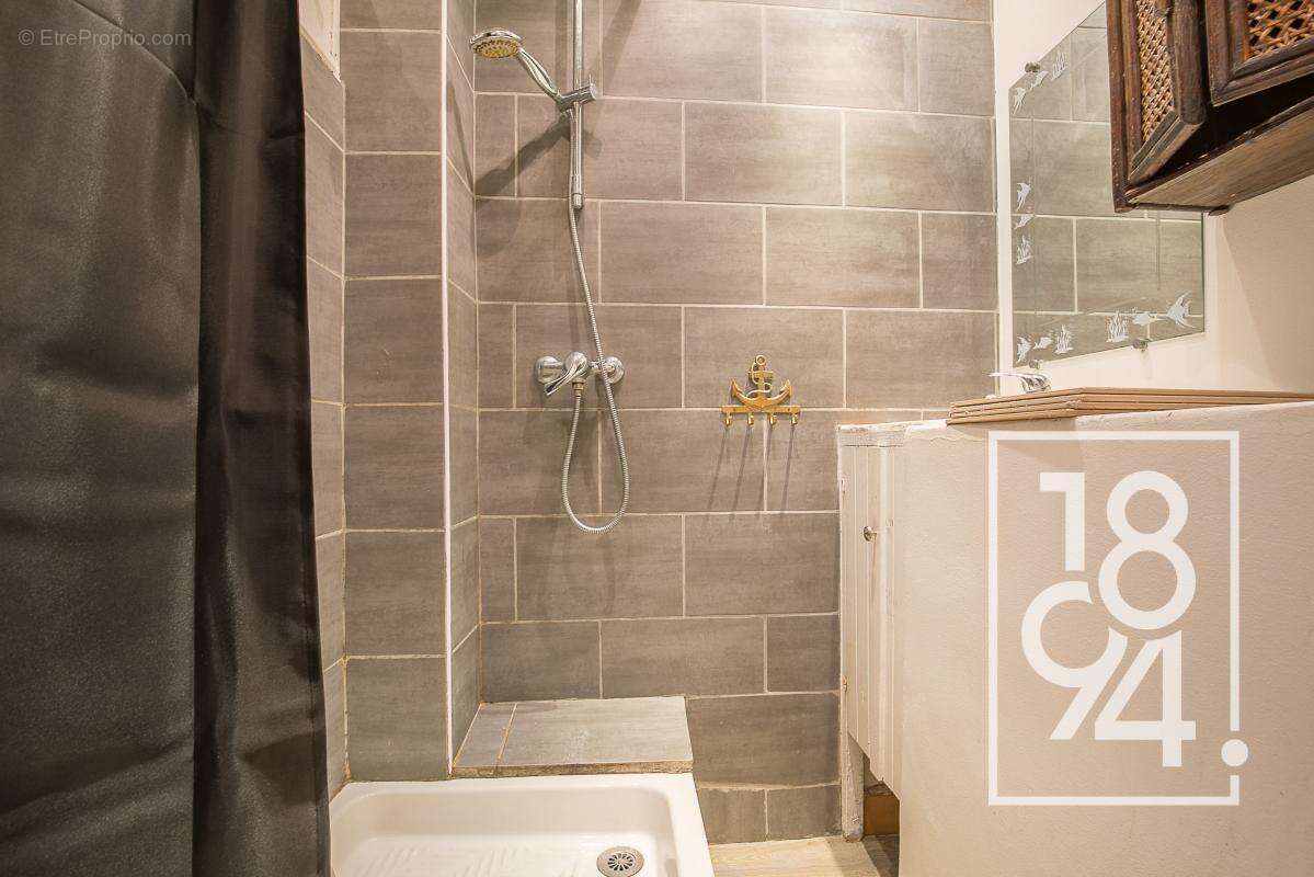 Appartement à MARSEILLE-7E