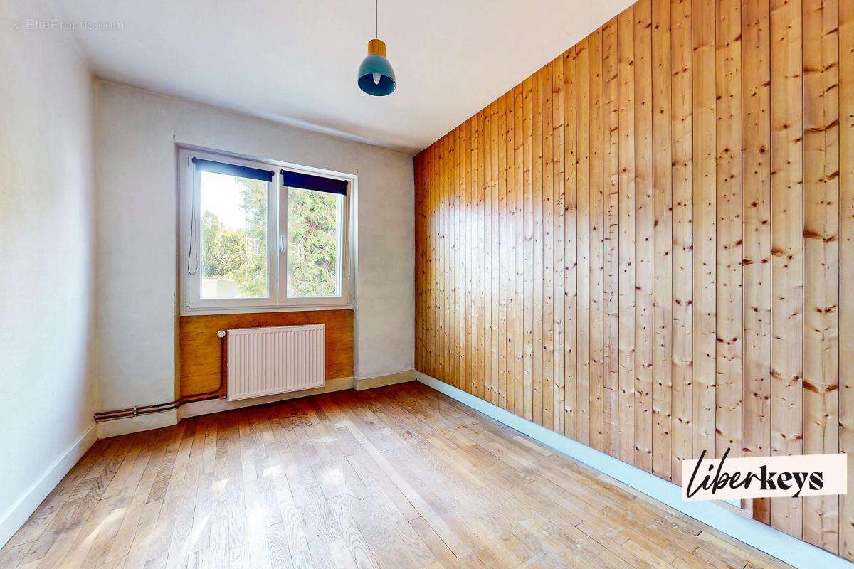 A vendre - Appartement  trois pièces avec fort potentiel – 22 bis Avenue de Brogny,  74000 Annecy - photo 6