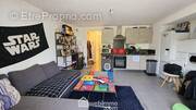 Voici la pièce principale de 20 m². - Appartement à BOUTIGNY-SUR-ESSONNE