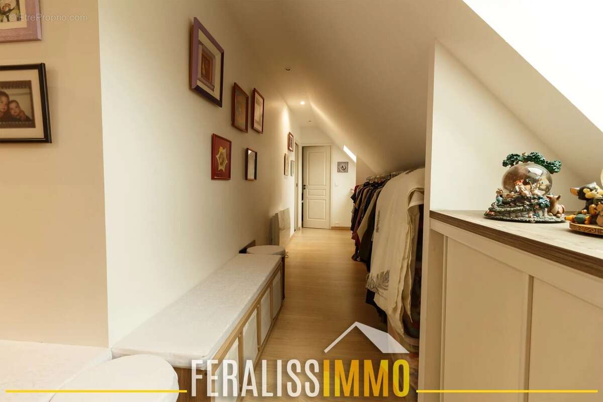 Maison à NEUVILLE-SUR-OISE