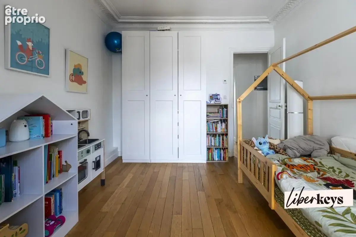 Paris 15e – 3 pièces au dernier étage avec ascenseur – Vue dégagée - photo 10