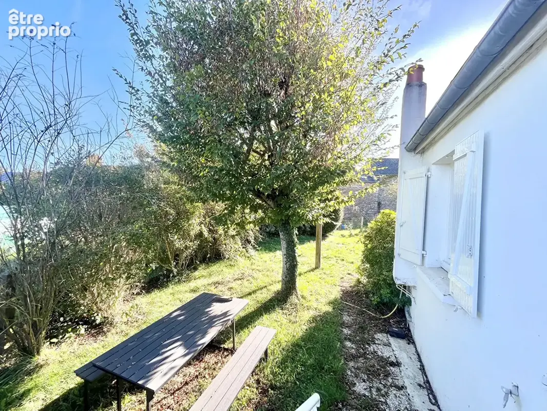 Maison Montillieres Sur Orne 3 pièce(s) 60 m2 - vaste salon séjour - sous-sol complet  - dans le bourg au calme - photo 2