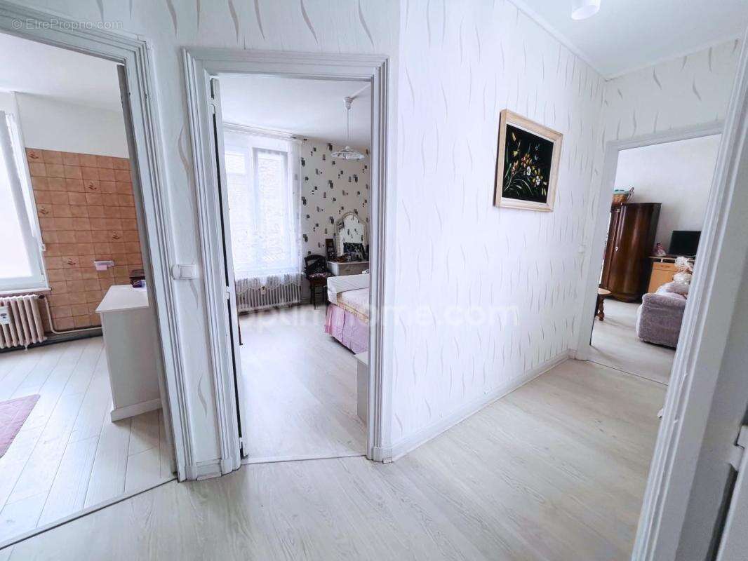 Maison 7 pièces SAINT QUENTIN (02) - photo 9