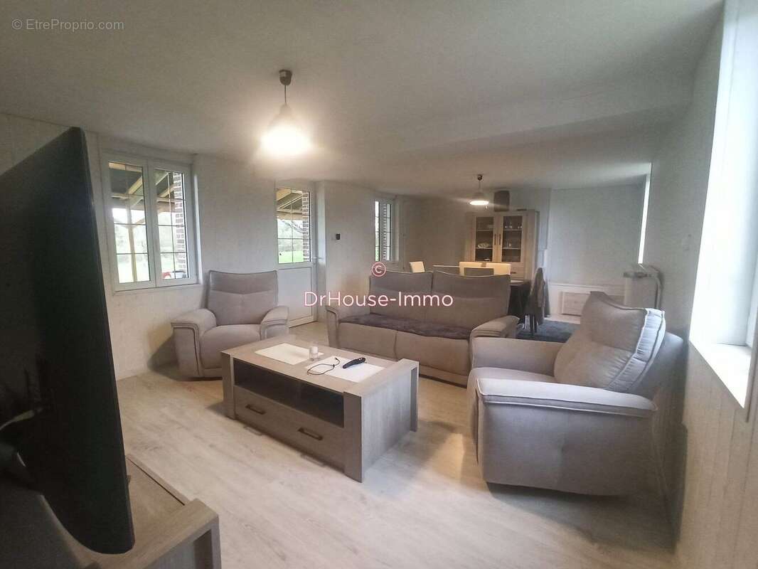 Maison 186 m² à Mesnil-Rousset  - photo 3