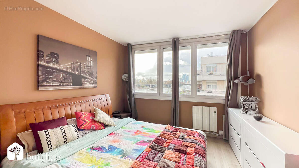 Appartement à COURBEVOIE
