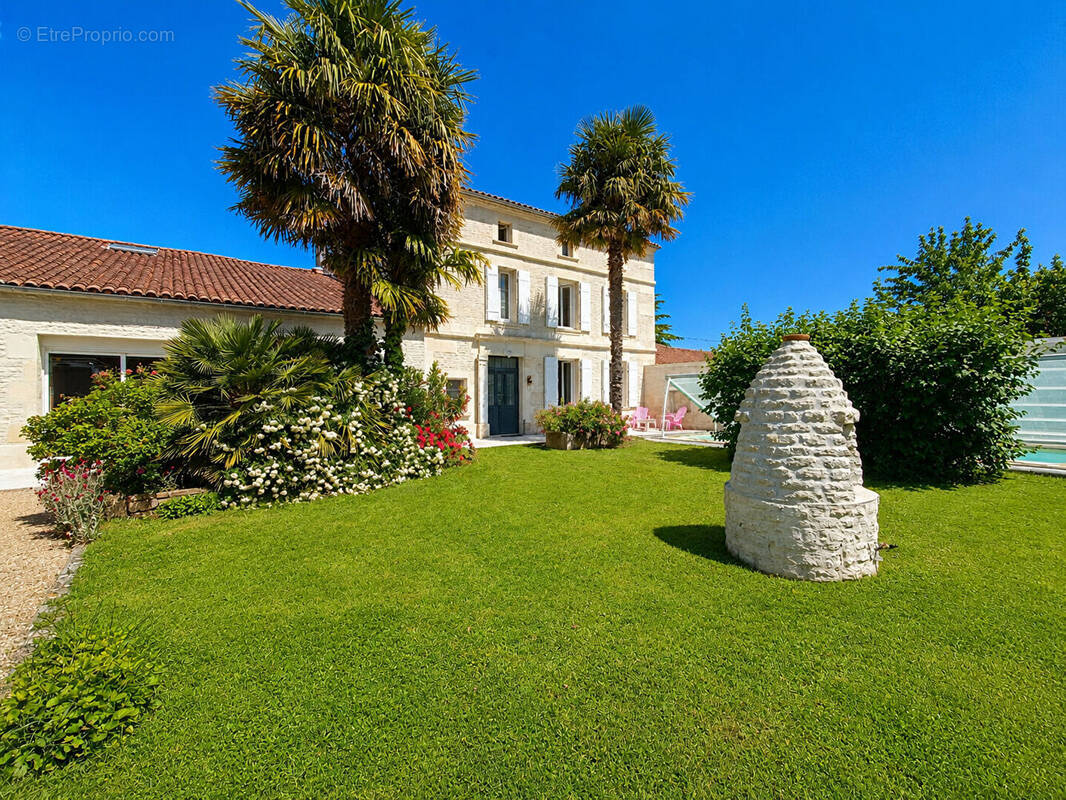 Maison à MESNAC