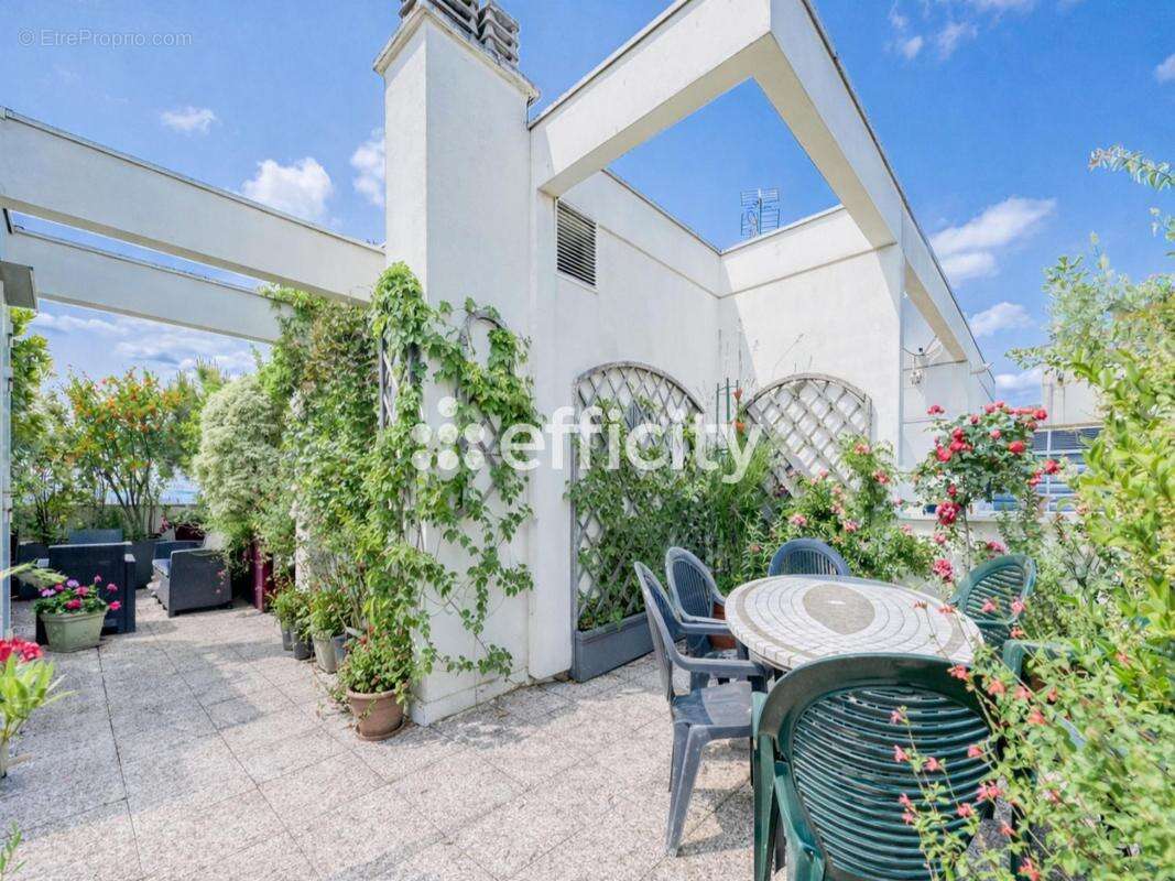 Appartement à MONTROUGE