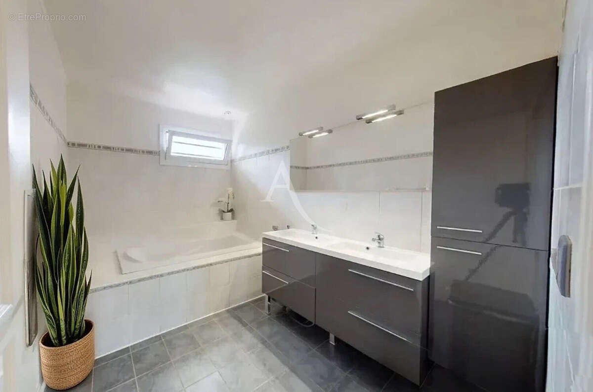 Maison à PONTAULT-COMBAULT