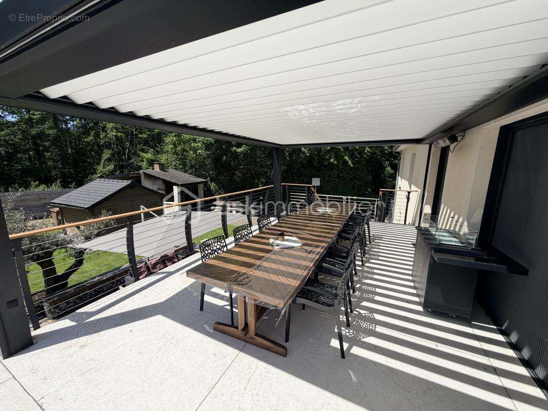 Sublime maison sur 3 niveaux, 4 chambres, une piscine et de très beaux matériaux - photo 5