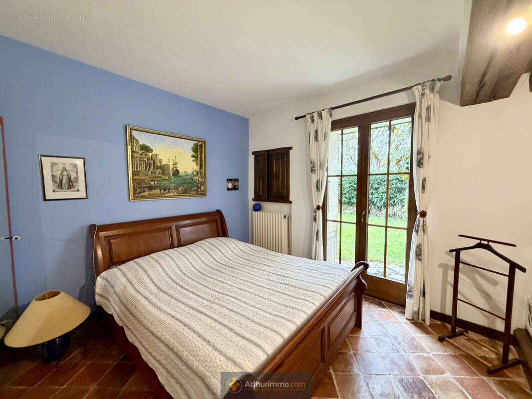 Maison à CRECY-LA-CHAPELLE