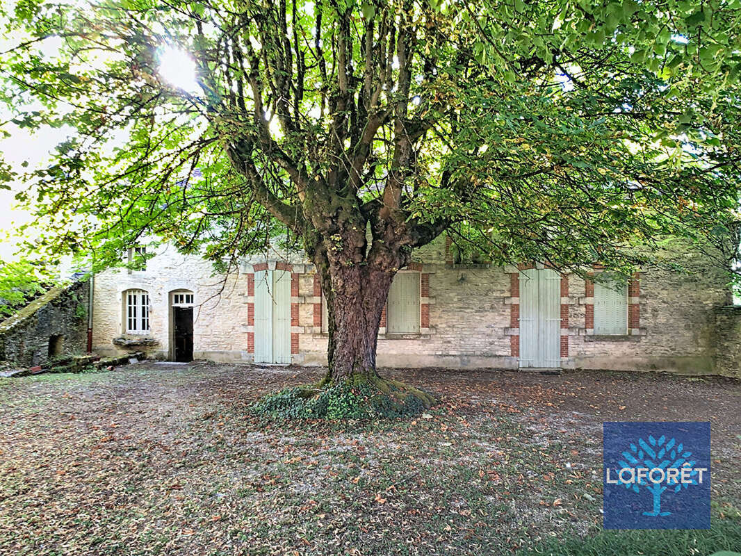 Maison Bourberain 9 pièce(s) 244 m2 - photo 2