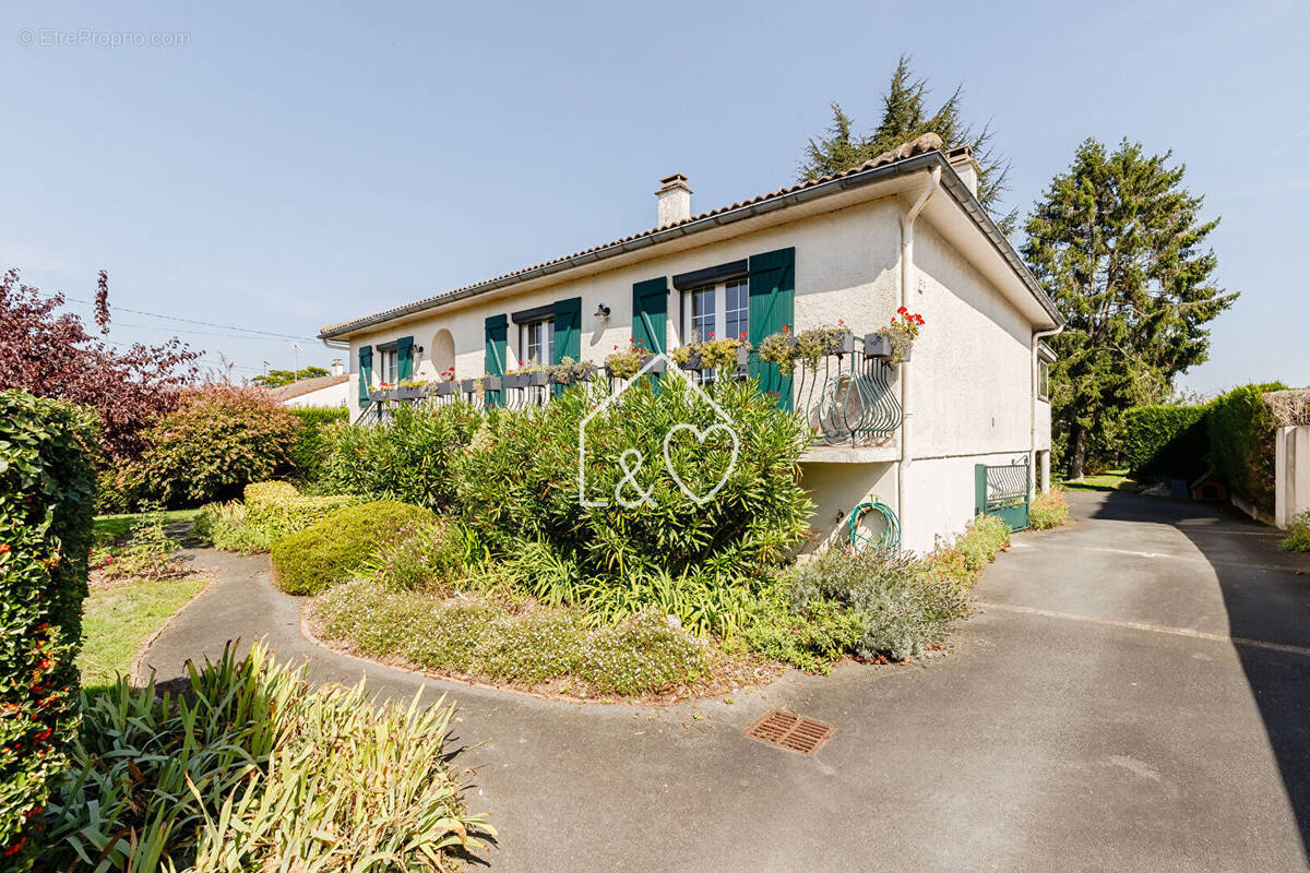 Maison à LA GENETOUZE