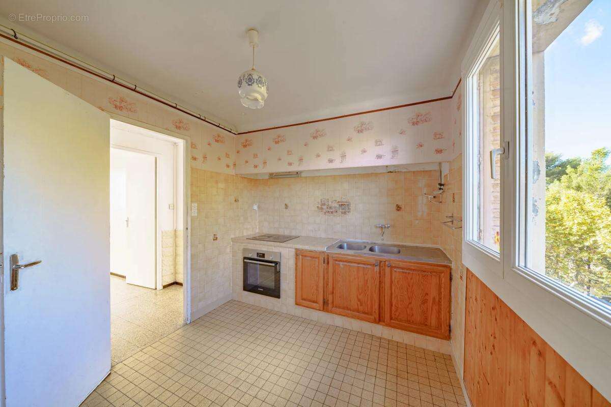 Appartement à MARSEILLE-15E