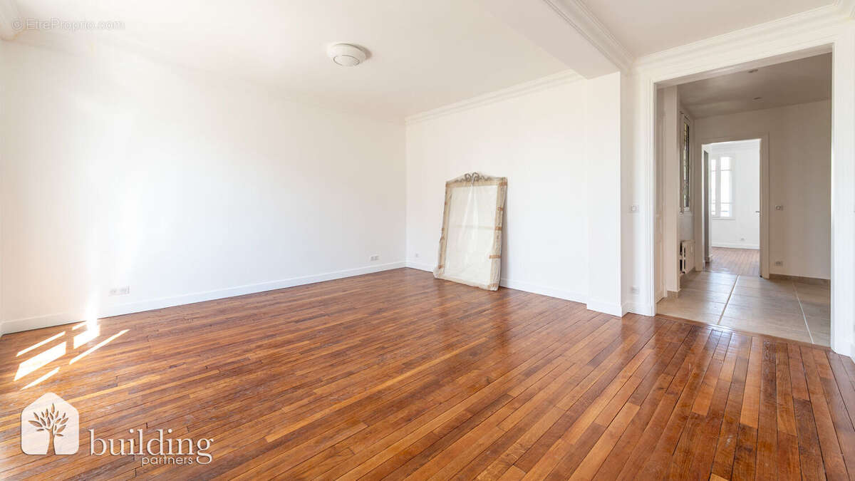 Appartement à PARIS-17E