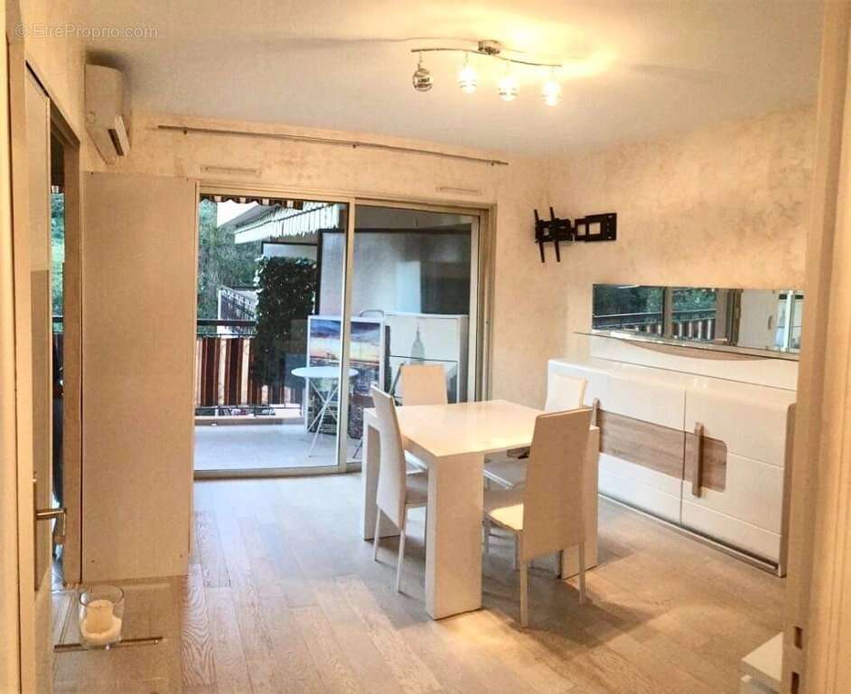 Appartement à ROQUEBRUNE-CAP-MARTIN