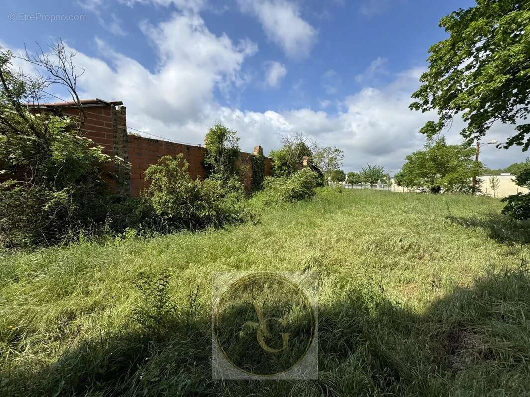 Terrain à LABASTIDE-D&#039;ANJOU