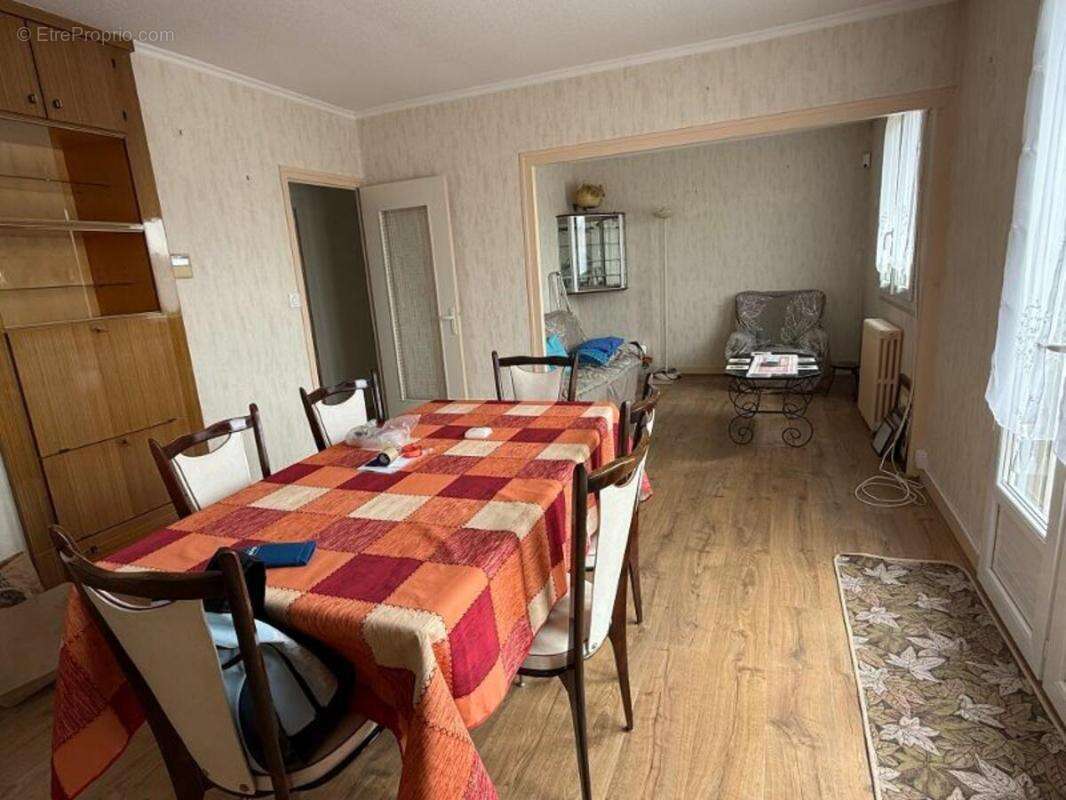 Maison à CHENY