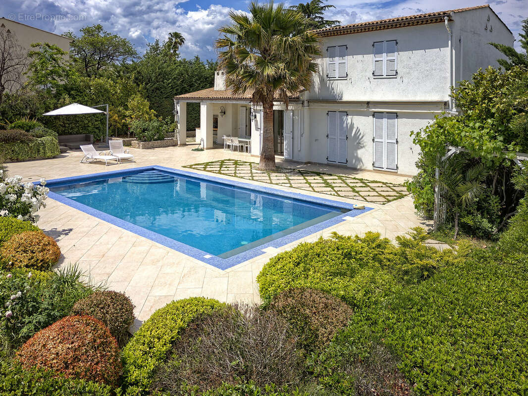 Maison à VILLENEUVE-LOUBET