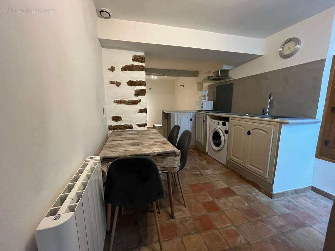 Maison à CAMPS-LA-SOURCE