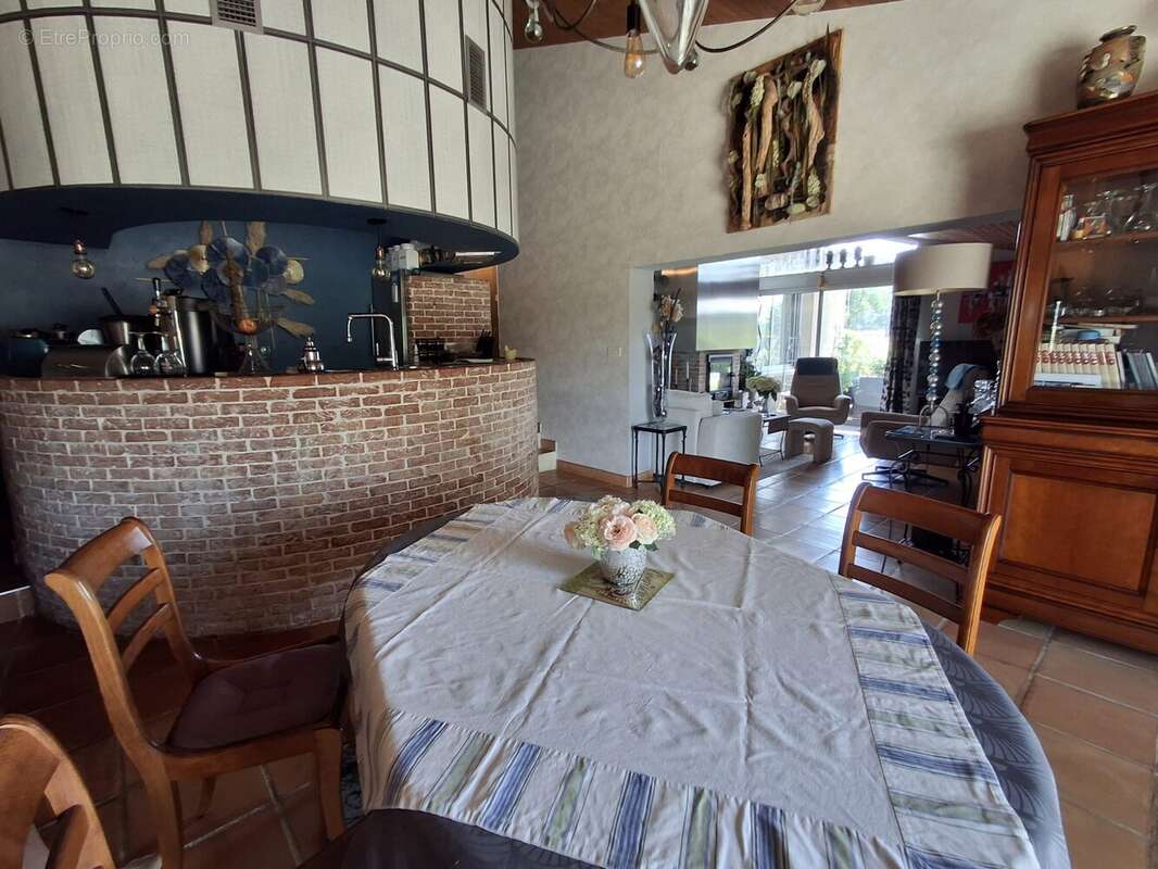 Maison 110 m² à Chasseneuil-Sur-Bonnieure  - photo 8
