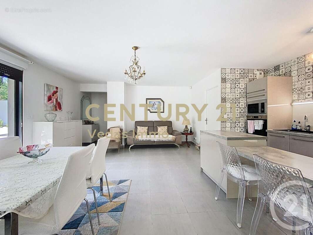 Appartement à SAINT-JEAN-DE-VEDAS