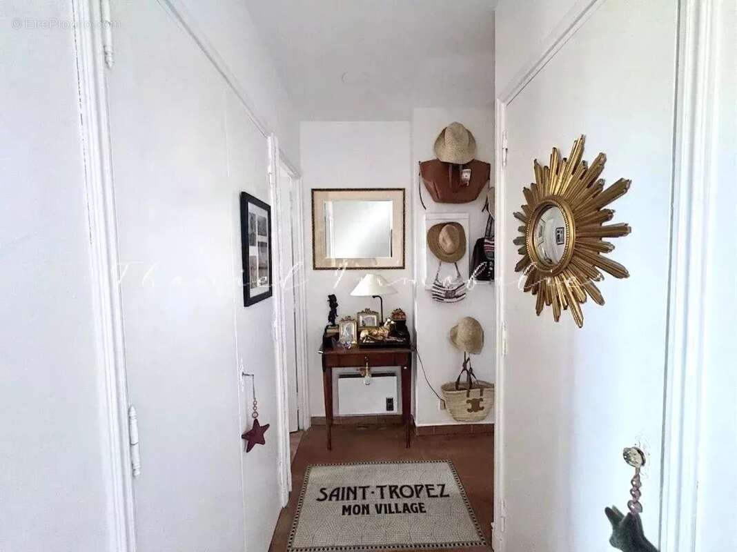 À vendre à Grimaud studio dans résidence avec piscine - photo 7