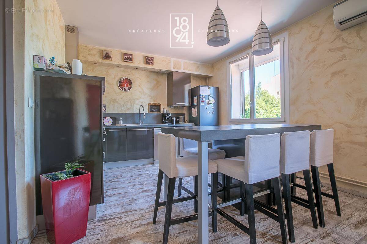 Appartement à MARSEILLE-5E