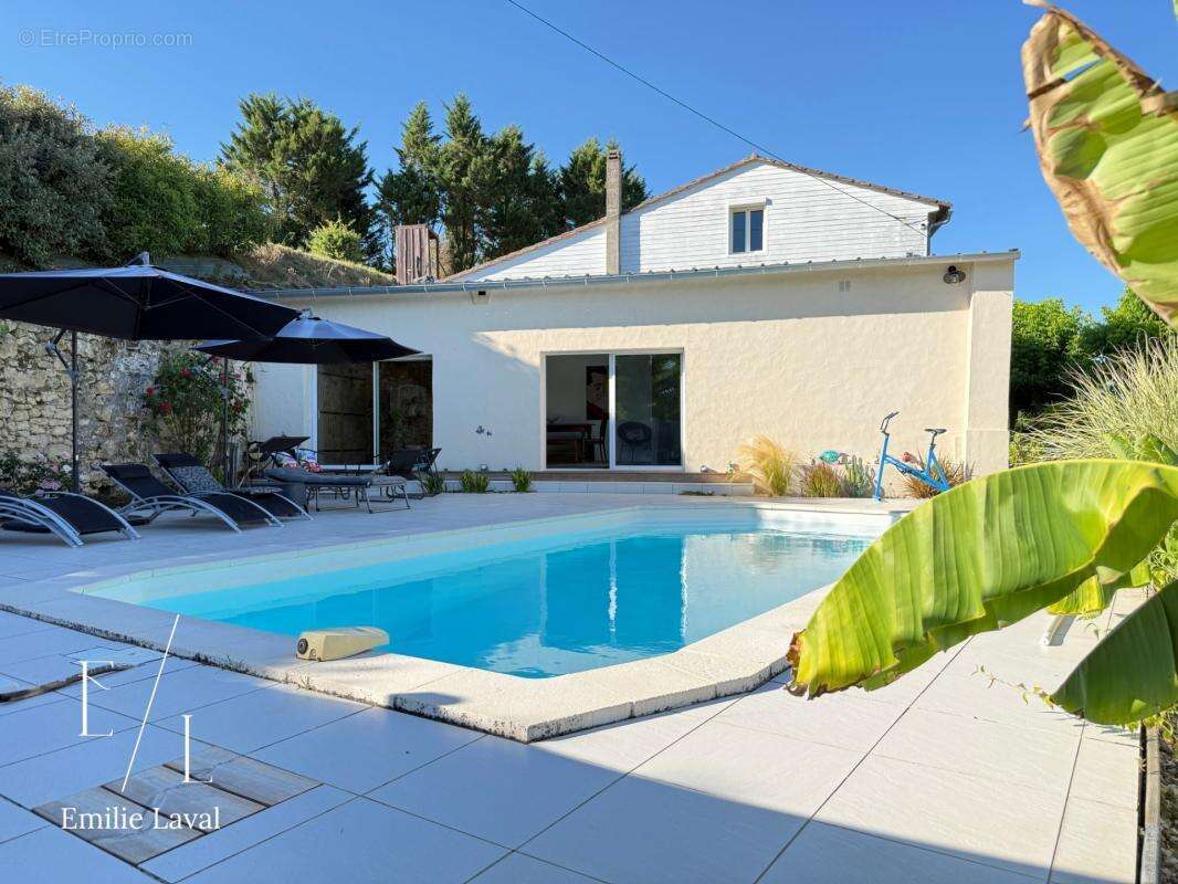 Maison en pierre 4 chambres avec dépendances et piscine à SAINT VINCENT DE PERTIGNAS (33) - photo 3