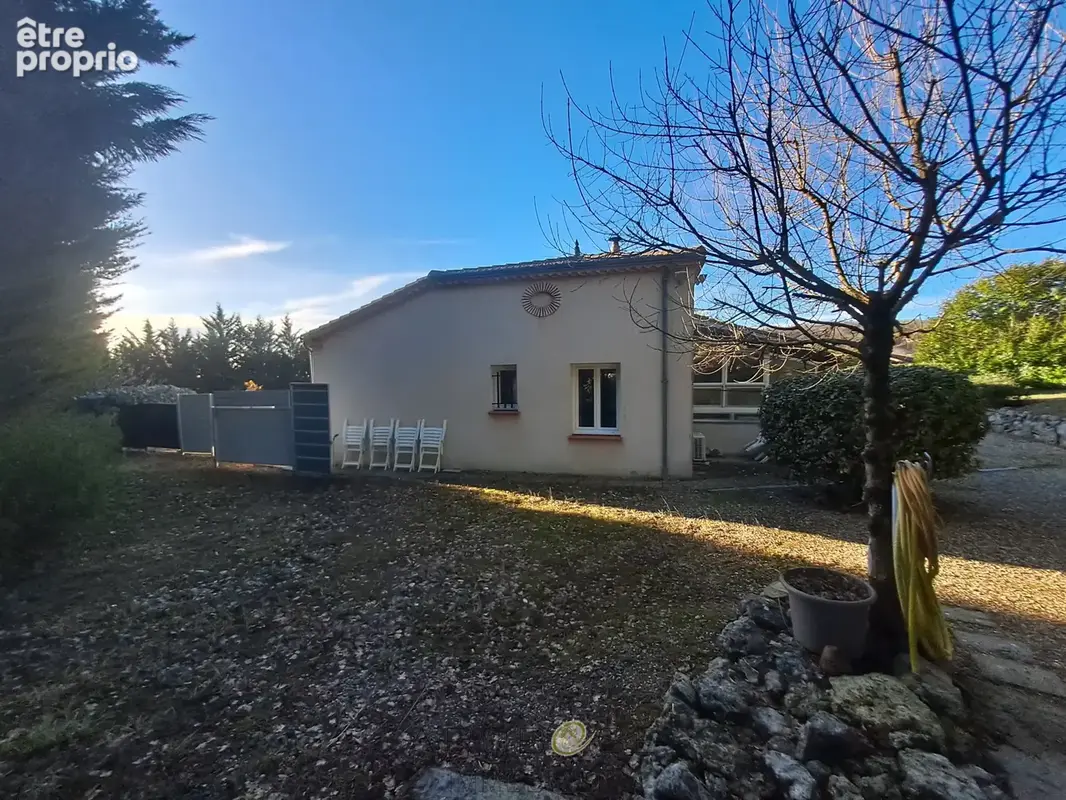 Maison familiale de plain-pied avec véranda, piscine et grand jardin - photo 29