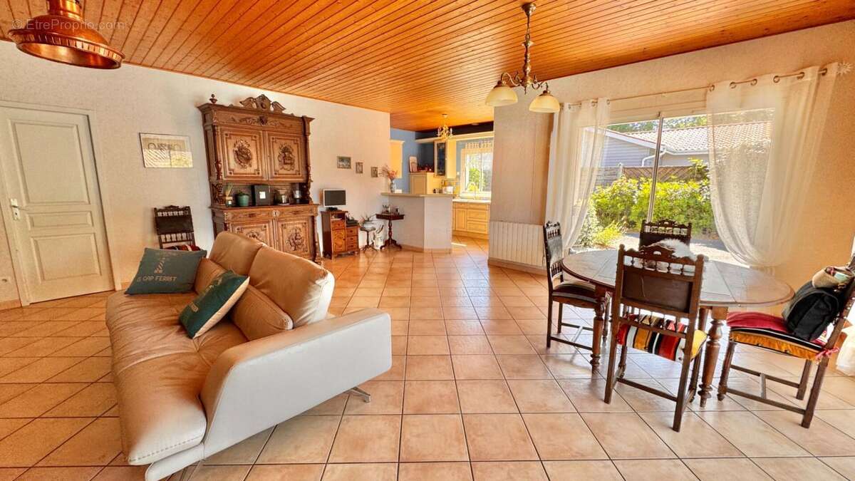 Villa plain-pied avec piscine - photo 8