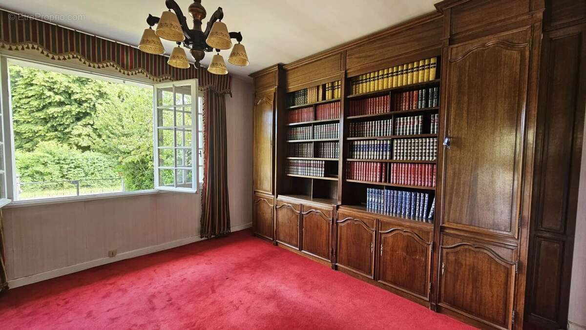 Maison à VARENNES-VAUZELLES