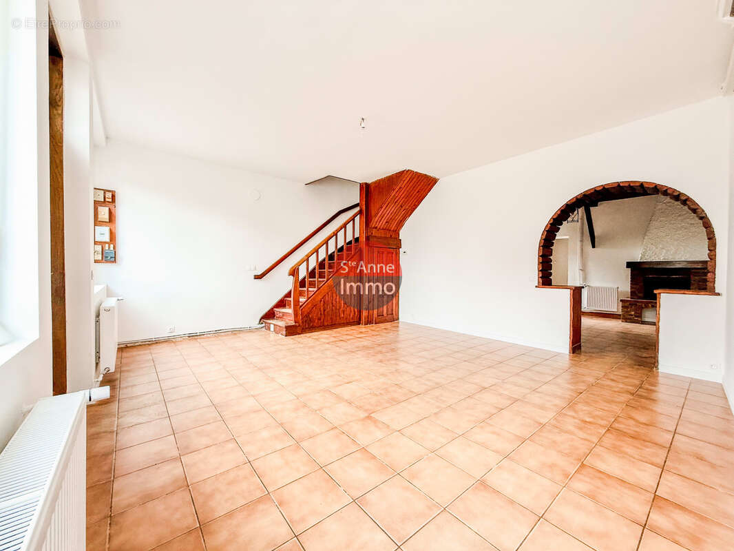 Maison à MEHARICOURT