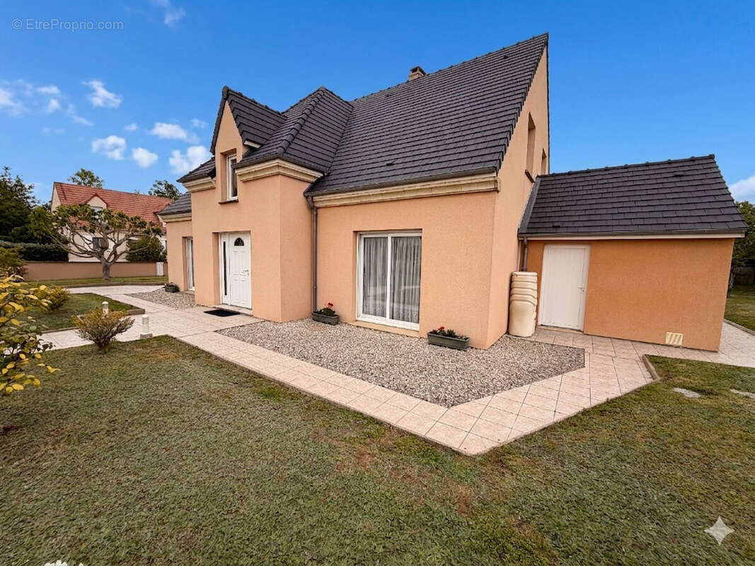Maison à CHARTRES