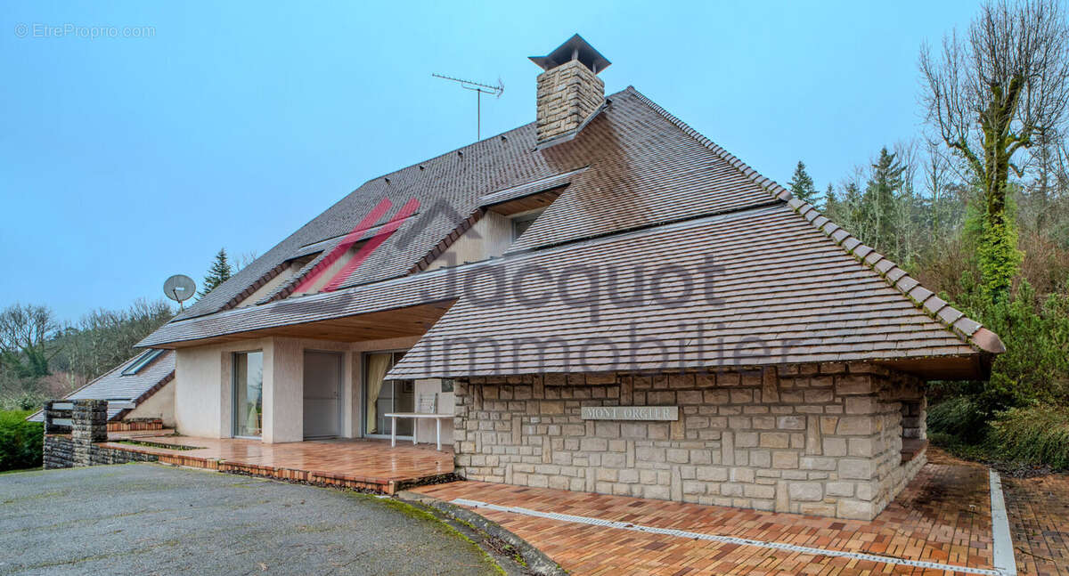 Maison à ORGELET