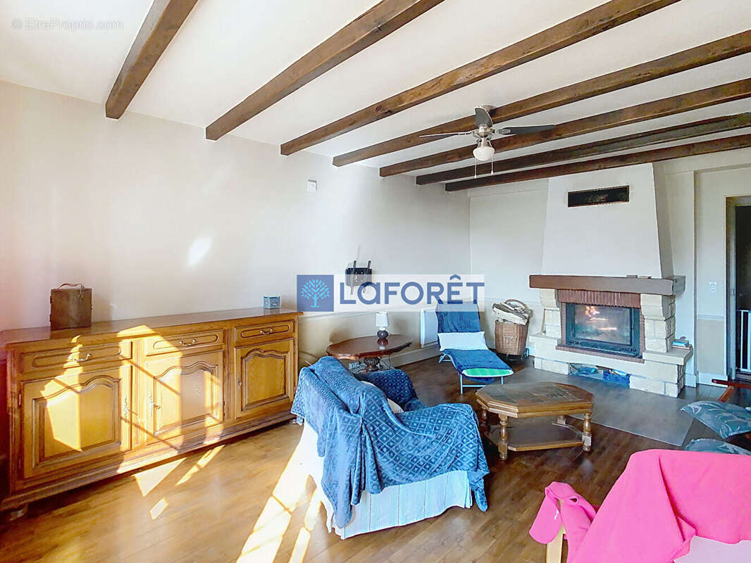 Maison à FRESNES-SUR-APANCE