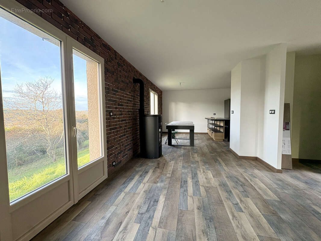 Maison à TERRASSON-LAVILLEDIEU