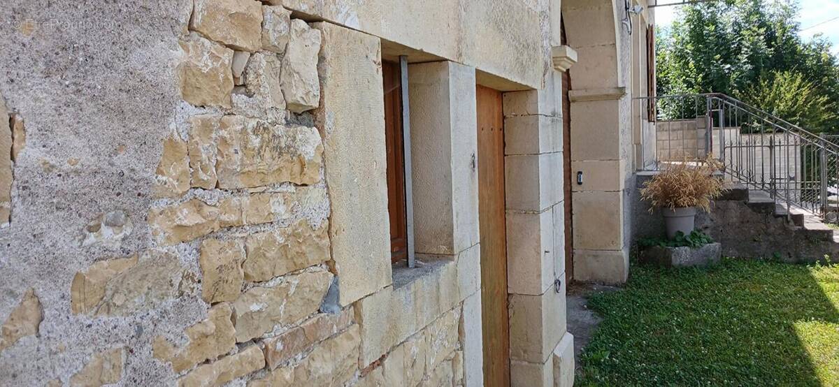 Maison à ANCHENONCOURT-ET-CHAZEL