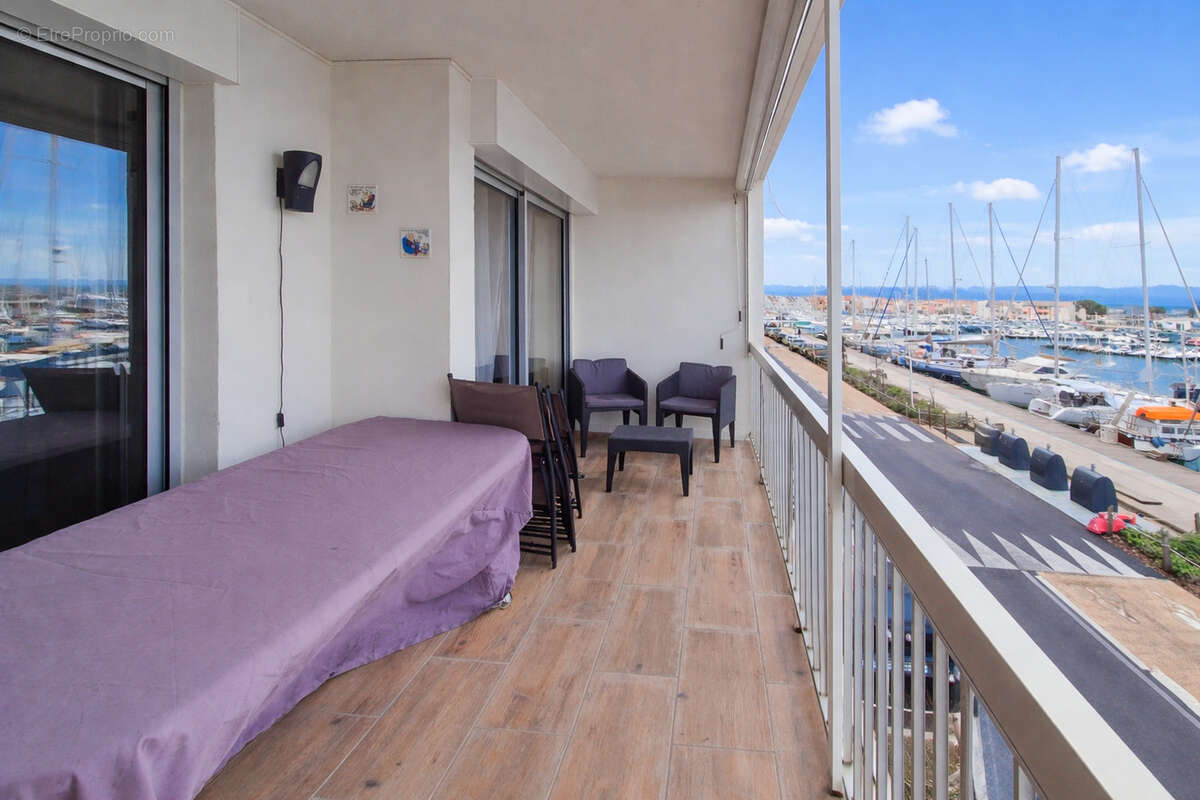 Appartement à MAUGUIO