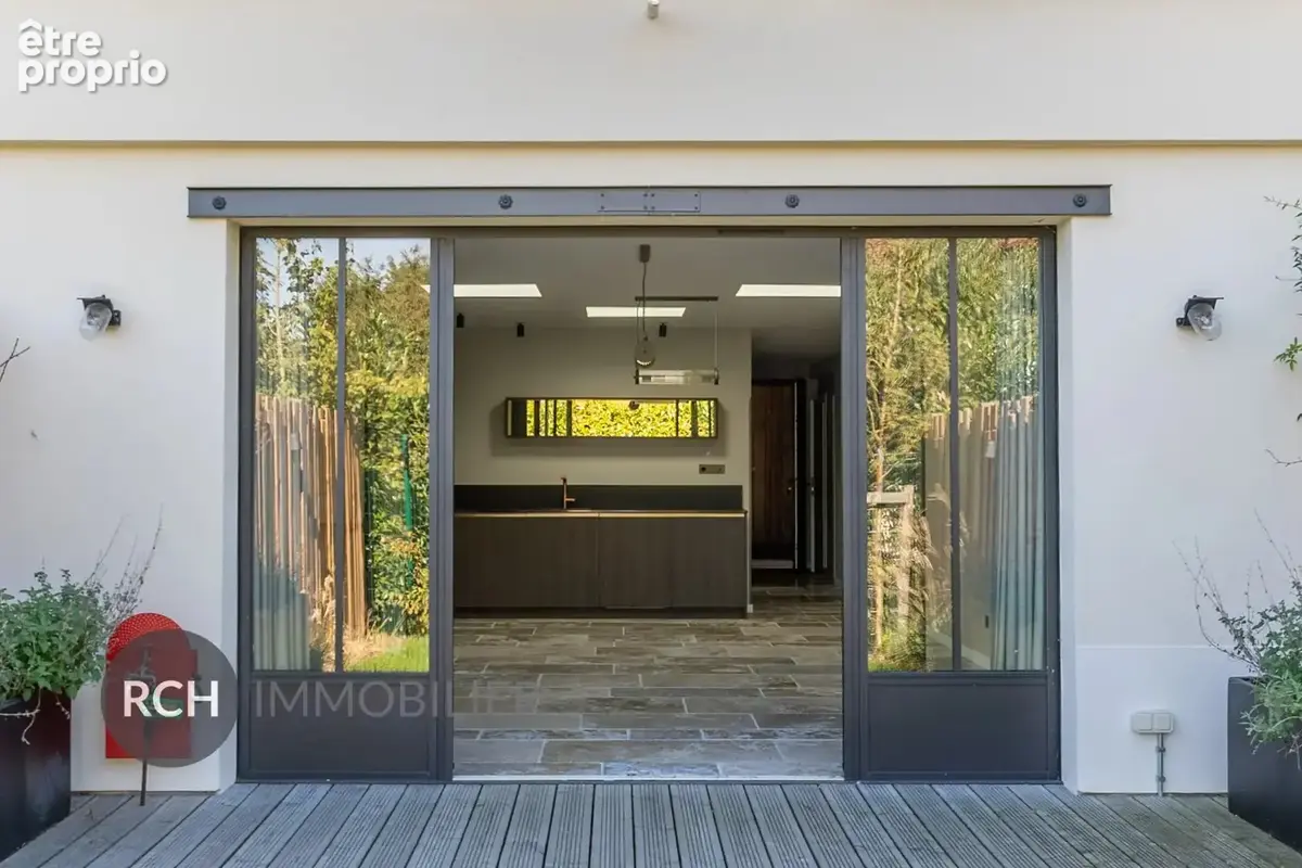 Montfort-l'Amaury - Joli loft de plain pied repensé avec soin et jardin privatif - photo 1