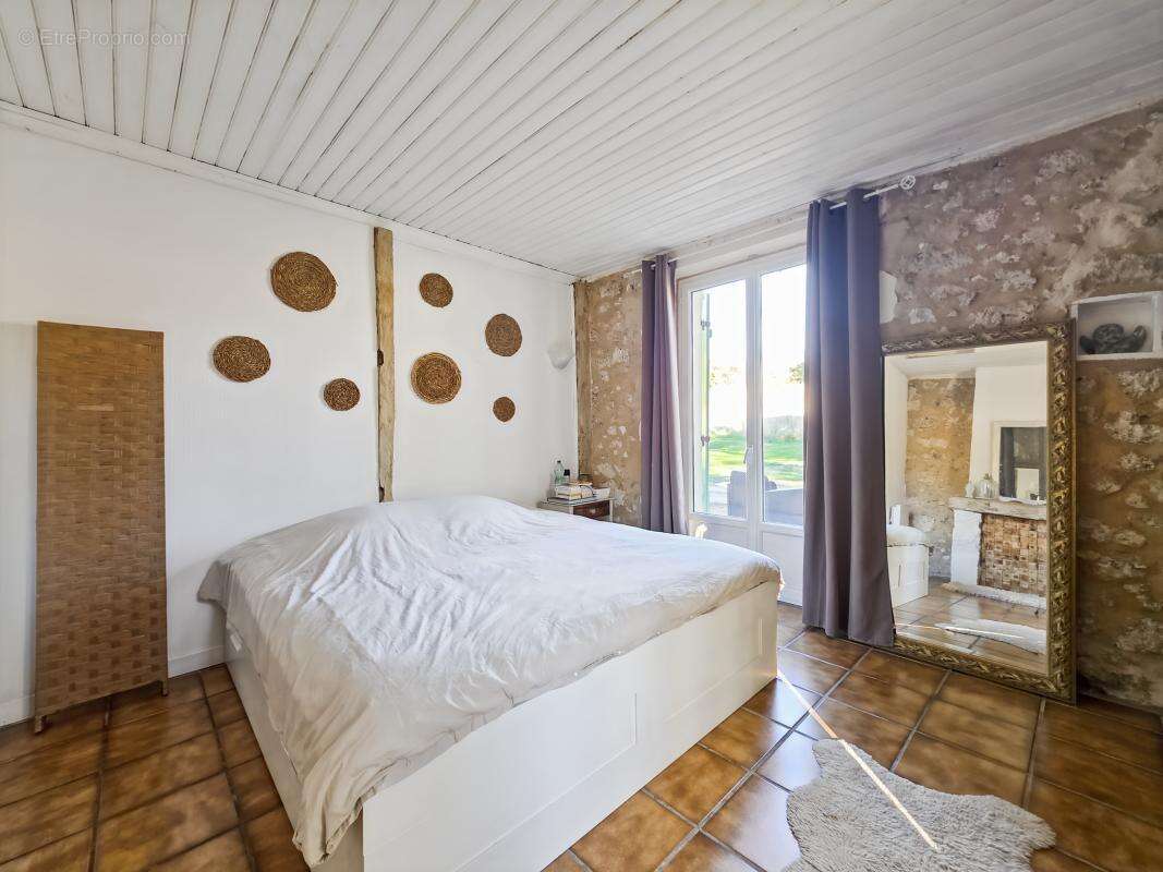 Maison à ROUFFIGNAC-DE-SIGOULES