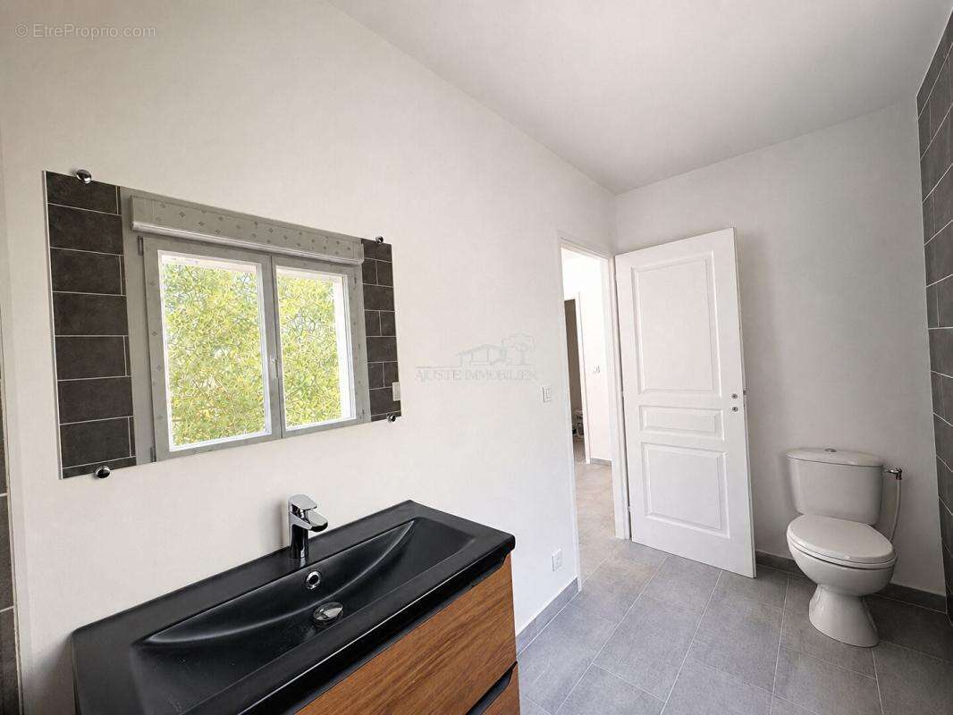 Maison à MIRABEAU
