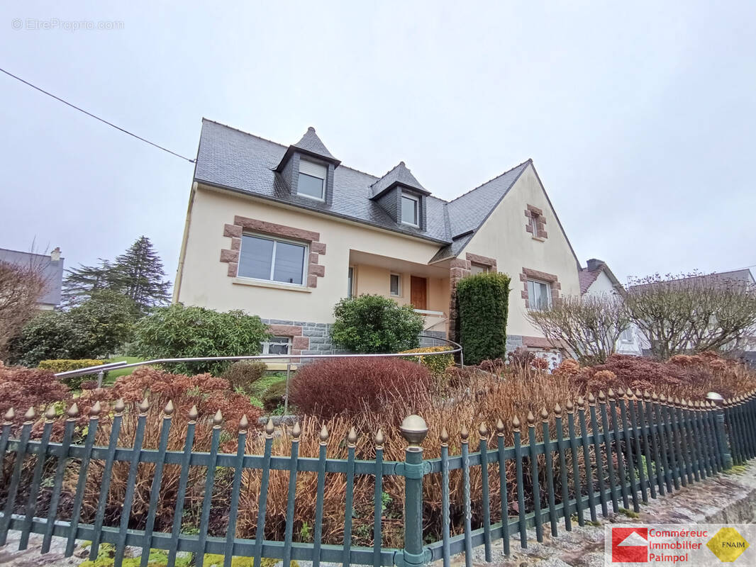 Maison à LANVOLLON