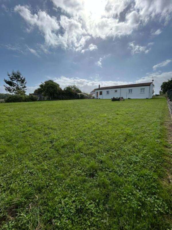 Maison à LES ESSARDS