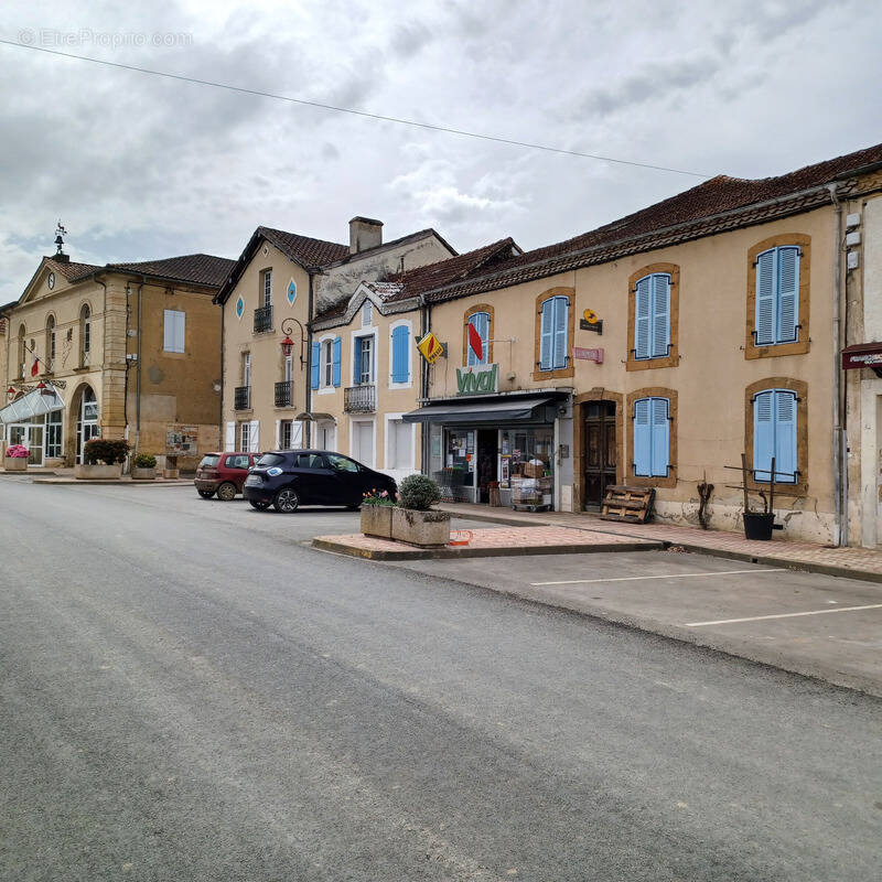 Commerce à VIELLA