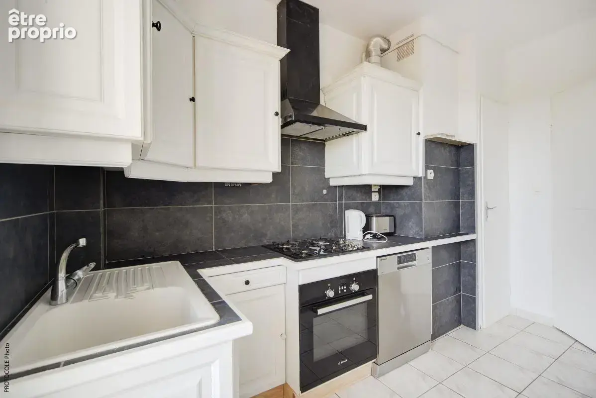Appart T3 traversant 59 m², deux terrasses, cave et parking - photo 8