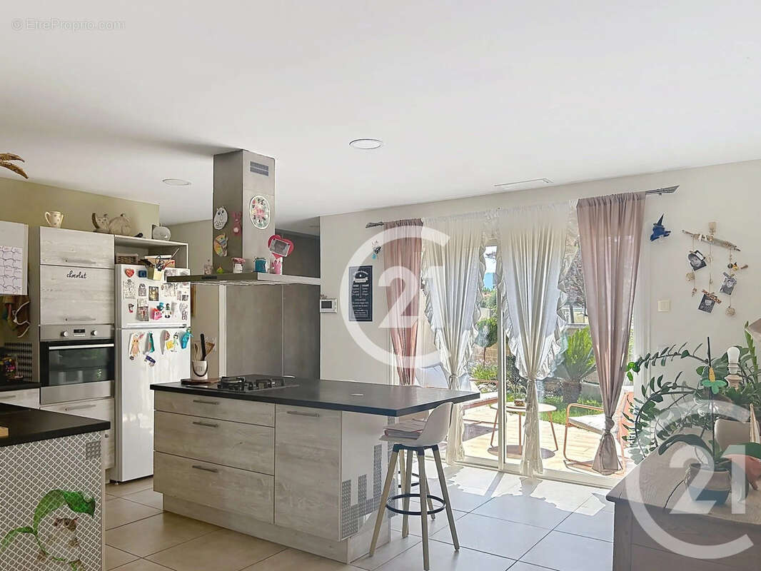 Maison 104 m² à Montescot  - photo 3