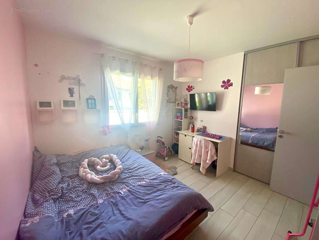 Maison de plain-pied, Saint-Maurice-de-Gourdans 154 m2 sur un terrain de 637m² - photo 15