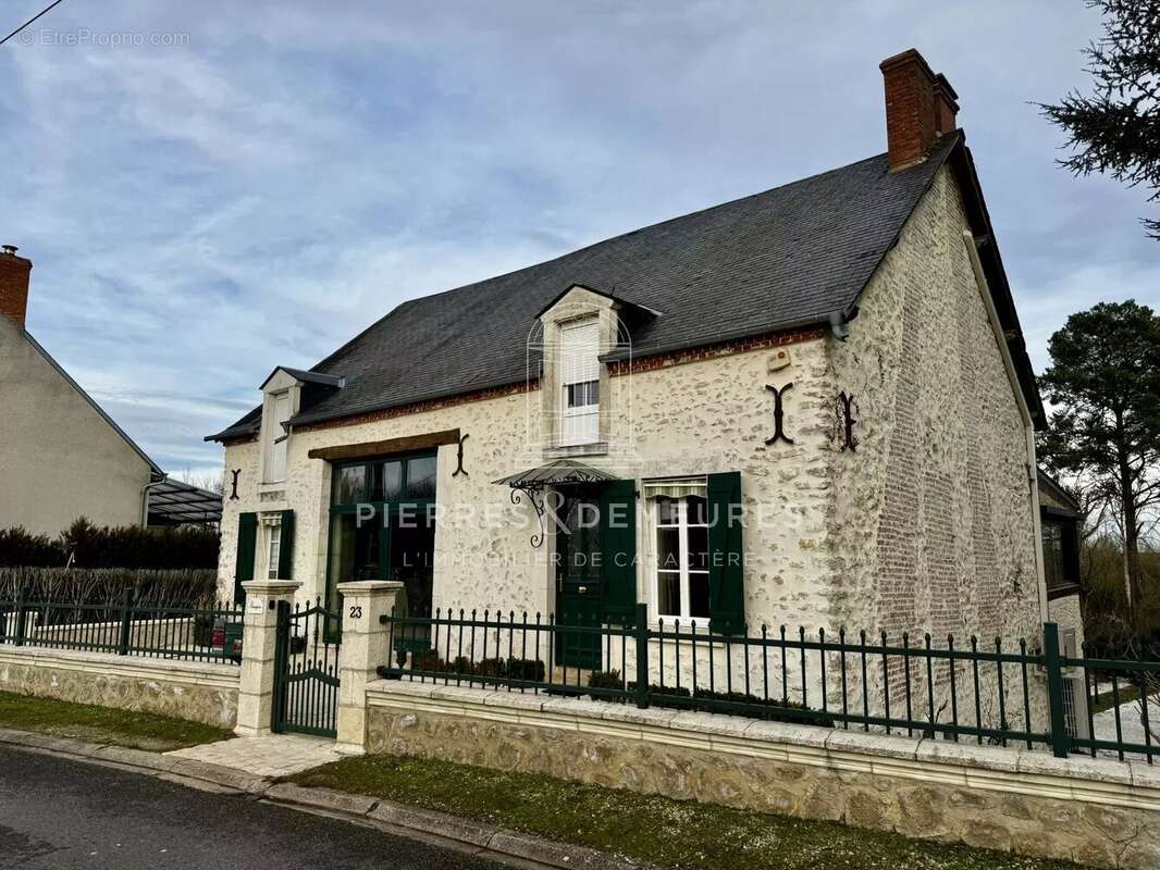 Maison à SAINTE-THORETTE