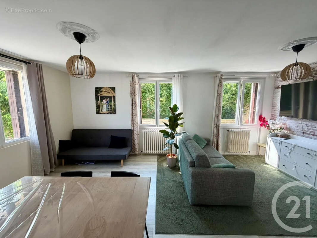 Maison 95 m² à Saint-Mard  - photo 4